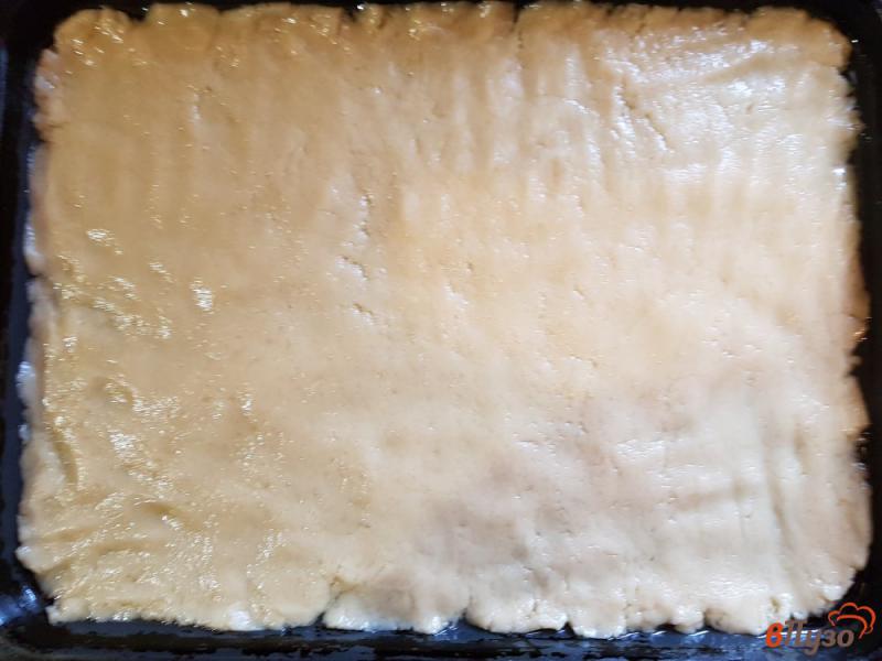Фото приготовление рецепта: Торт песочный с масляным кремом шаг №5