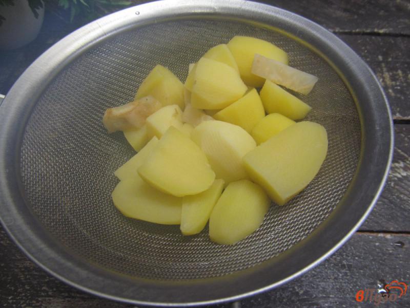 Фото приготовление рецепта: Картофельный салат с яйцом шаг №2