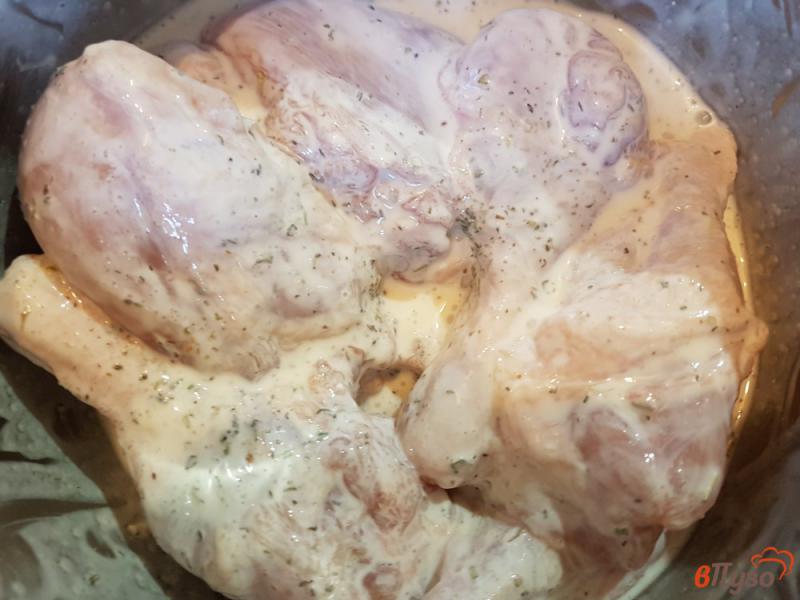 Фото приготовление рецепта: Курица запеченная в сметане в духовке шаг №2