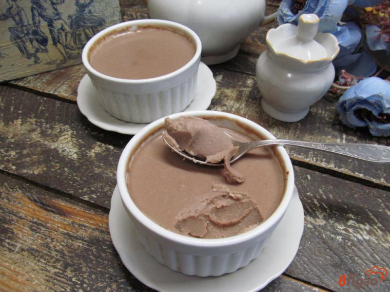 Фото приготовление рецепта: Молочный десерт с какао шаг №7