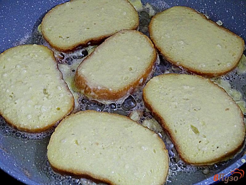 Фото приготовление рецепта: Бутерброды с фаршем шаг №6