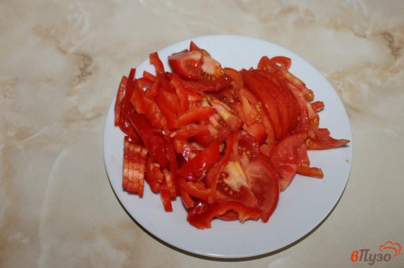 Фото приготовление рецепта: Шаурма по - домашнему с капустным салатом, свининой и шампиньонами шаг №4