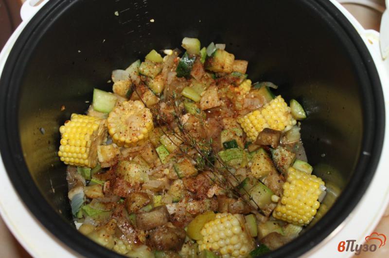 Фото приготовление рецепта: Овощное рагу с кукурузой в мультиварке шаг №7