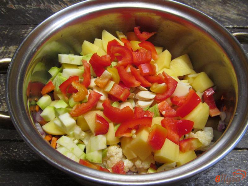 Фото приготовление рецепта: Легкий суп из свежих осенних овощей шаг №3
