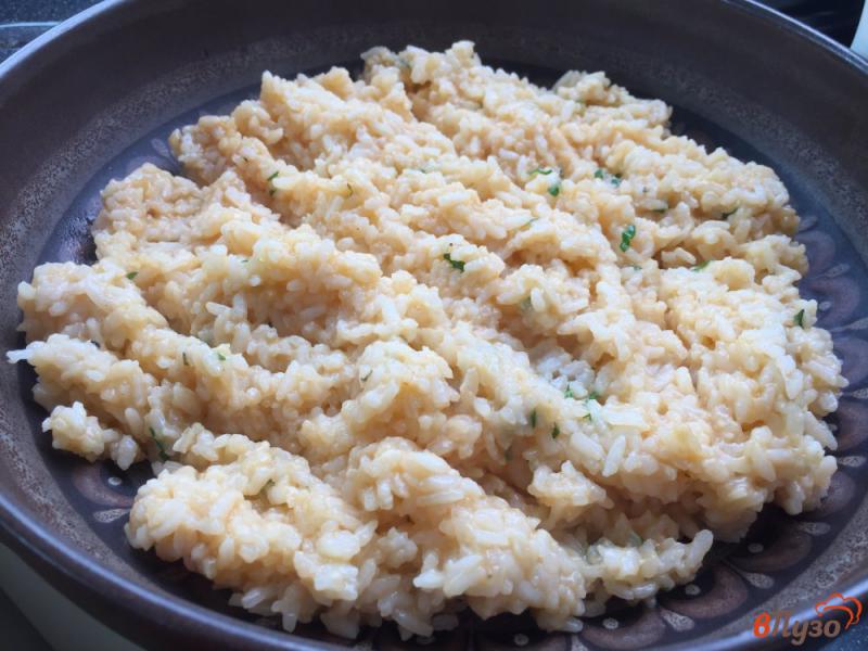 Фото приготовление рецепта: Рис с мидиями в томатной подливе шаг №8