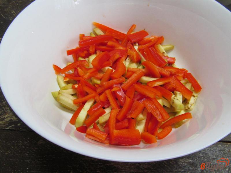 Фото приготовление рецепта: Салат из баклажана с морковью шаг №2