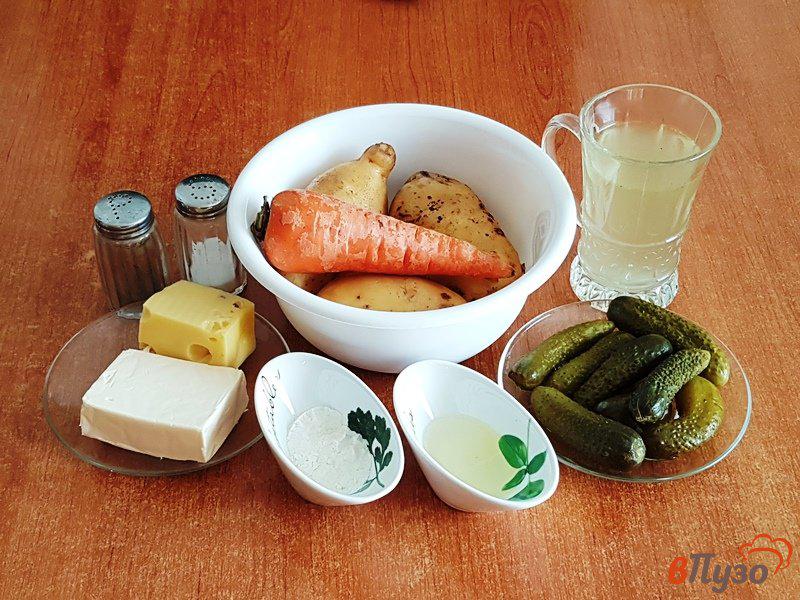 Фото приготовление рецепта: Суп с огурцами и плавленым сыром шаг №1