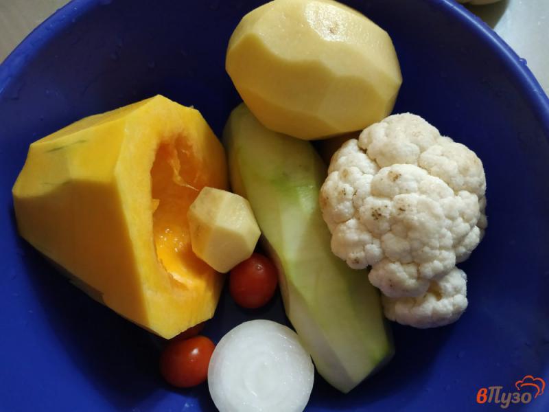 Фото приготовление рецепта: Овощное рагу из цветной капусты и тыквы шаг №2