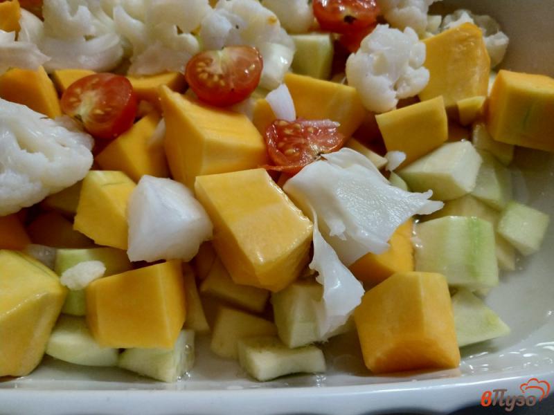 Фото приготовление рецепта: Овощное рагу из цветной капусты и тыквы шаг №7