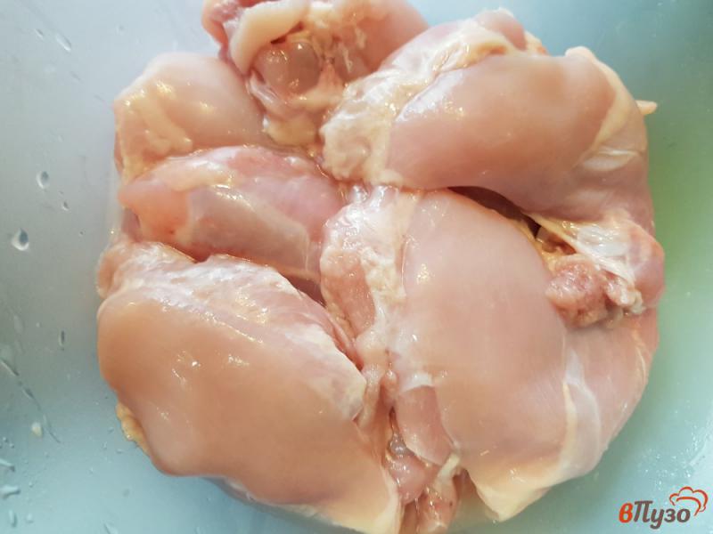 Фото приготовление рецепта: Курица с чесноком и майонезом запеченная в духовке шаг №1