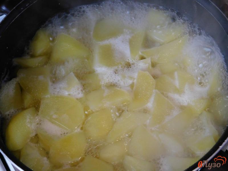 Фото приготовление рецепта: Тушенный картофель с мясом шаг №1