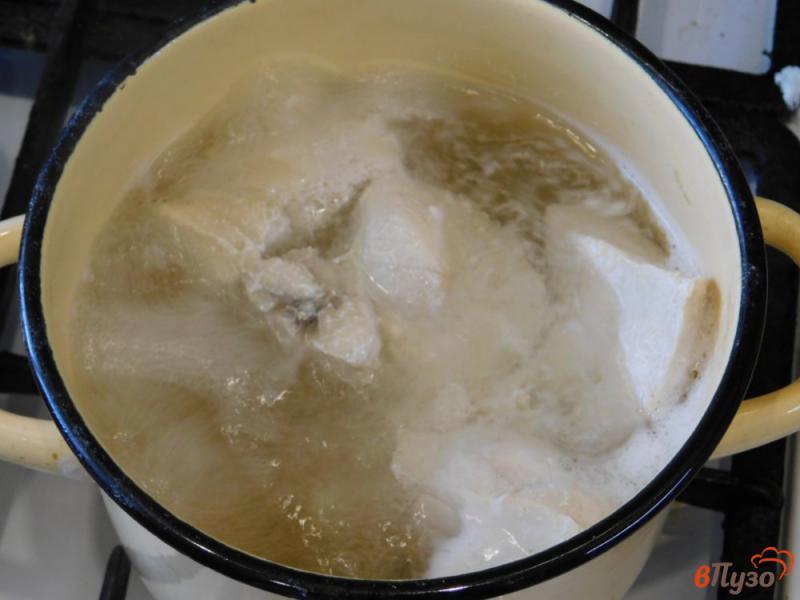 Фото приготовление рецепта: Куриный суп с брокколи шаг №1