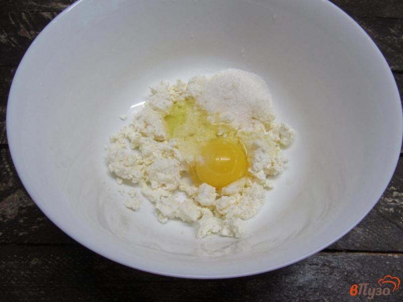 Фото приготовление рецепта: Творожный завтрак в микроволновке с яблоком шаг №1