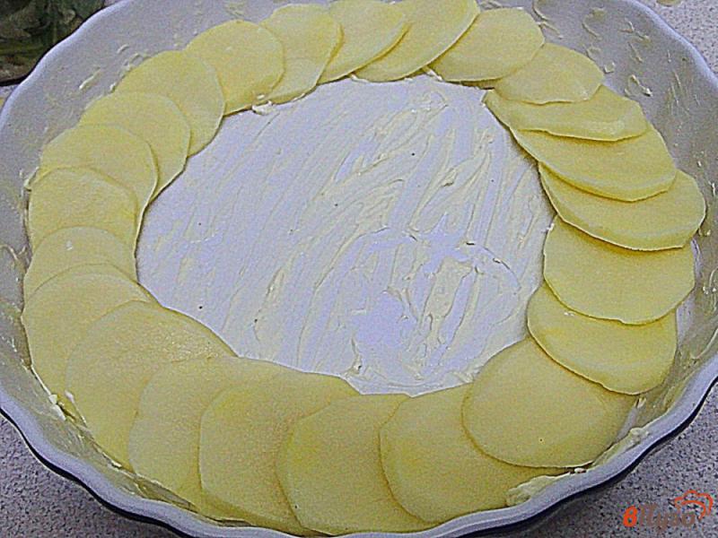 Фото приготовление рецепта: Картофель запеченный под сыром шаг №3