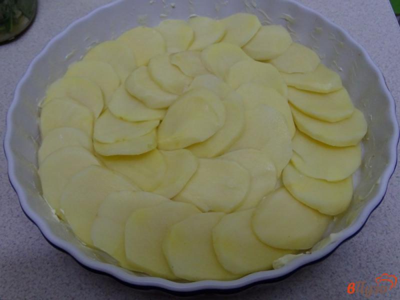 Фото приготовление рецепта: Картофель запеченный под сыром шаг №4