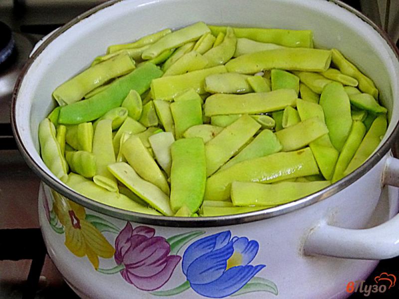 Фото приготовление рецепта: Салат из стручковой фасоли шаг №3