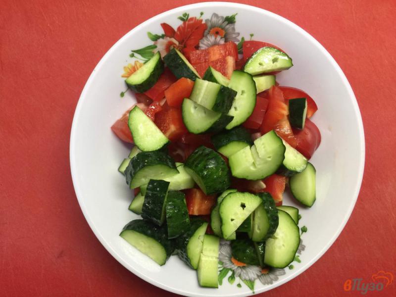 Фото приготовление рецепта: Салат из овощей с фетой в черном кунжуте шаг №3