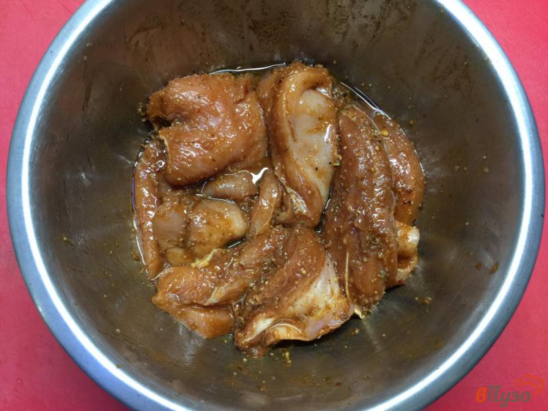 Фото приготовление рецепта: Пряное куриное филе шаг №4