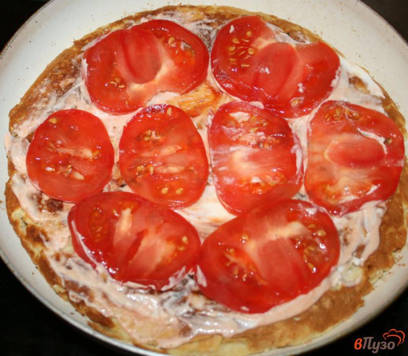 Фото приготовление рецепта: Быстрая пицца на сковороде шаг №6