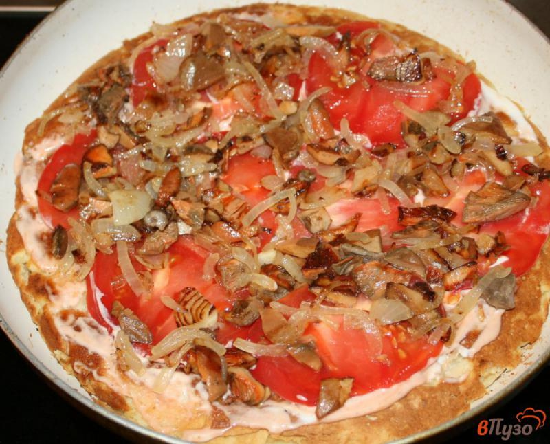 Фото приготовление рецепта: Быстрая пицца на сковороде шаг №7
