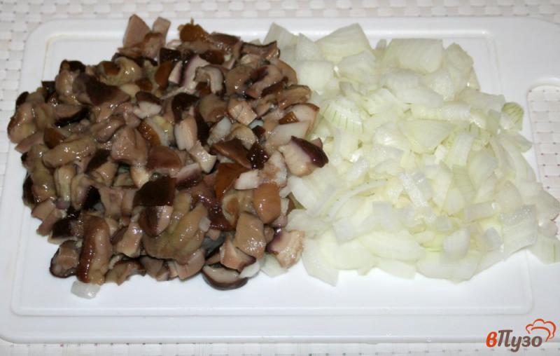 Фото приготовление рецепта: Картофельные зразы с белыми грибами шаг №4