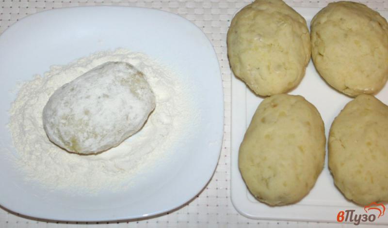 Фото приготовление рецепта: Картофельные зразы с белыми грибами шаг №8