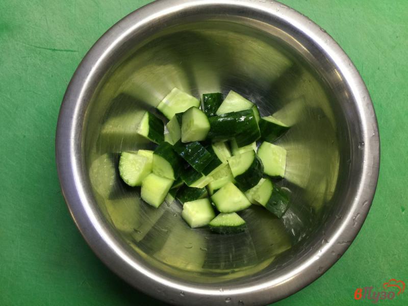 Фото приготовление рецепта: Овощной салат с маслинами шаг №1