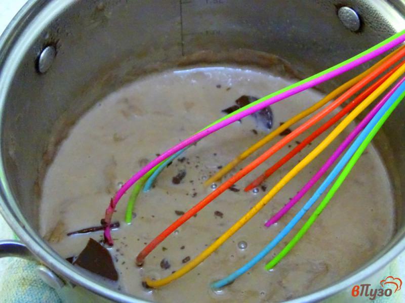Фото приготовление рецепта: Шоколадно-молочное мороженое шаг №6