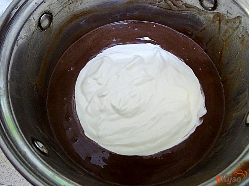 Фото приготовление рецепта: Шоколадно-молочное мороженое шаг №8