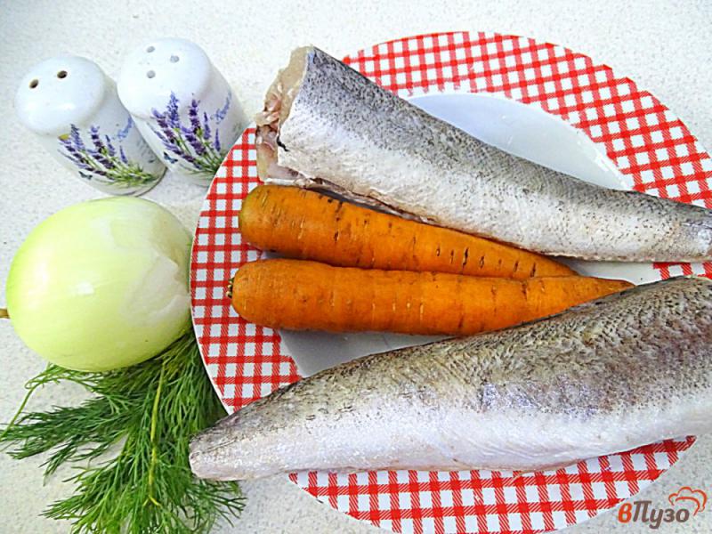 Фото приготовление рецепта: Рыба жареная на овощной подушке шаг №1