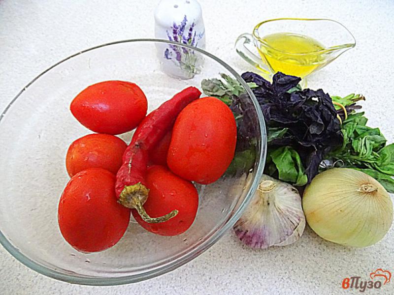 Фото приготовление рецепта: Салат из помидоров острый шаг №1