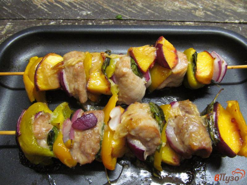 Фото приготовление рецепта: Шашлык из мяса индейки с персиком шаг №6