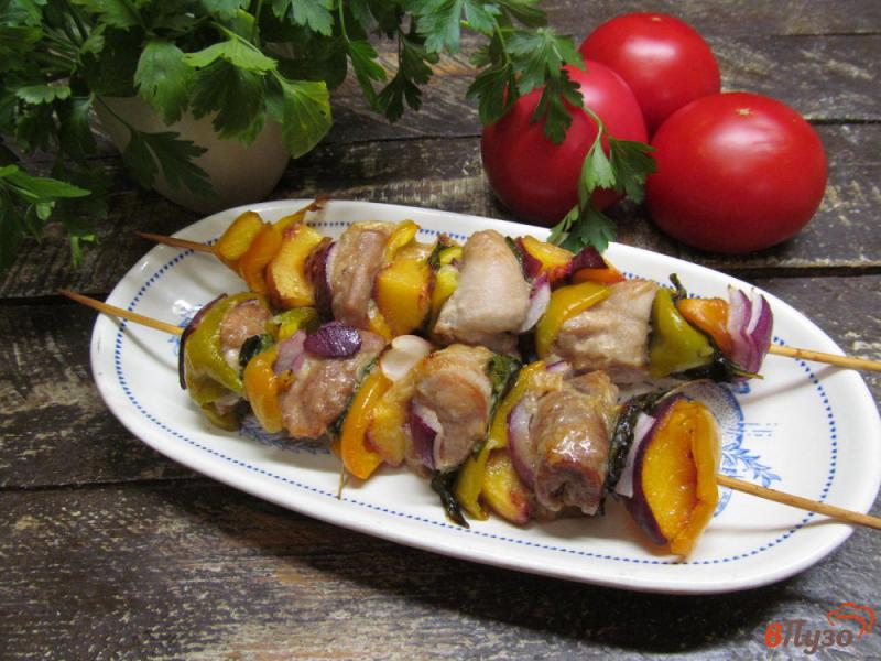 Фото приготовление рецепта: Шашлык из мяса индейки с персиком шаг №7