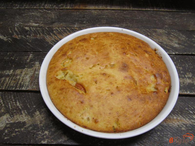 Фото приготовление рецепта: Яблочный пирог на кефире шаг №6