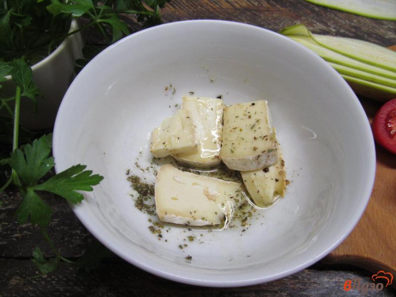 Фото приготовление рецепта: Шашлыки из кабачка с сыром шаг №3