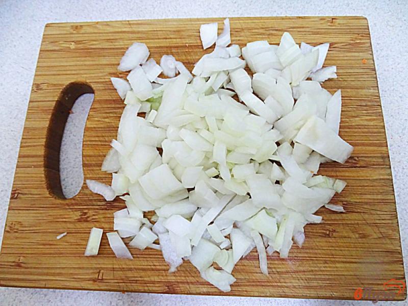 Фото приготовление рецепта: Капуста тушеная с грибами и сметаной шаг №2