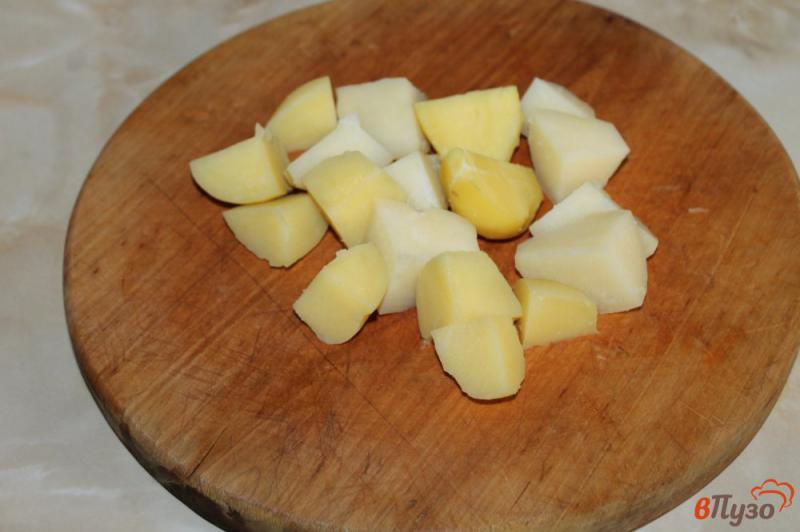 Фото приготовление рецепта: Картофель с чесноком и зеленью шаг №1