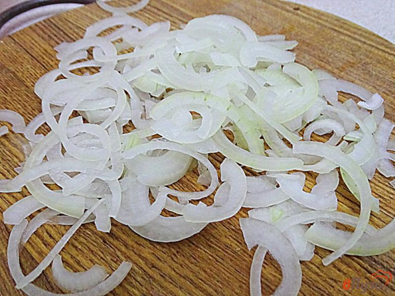 Фото приготовление рецепта: Салат из капусты с помидорами и бальзамическим уксусом шаг №2