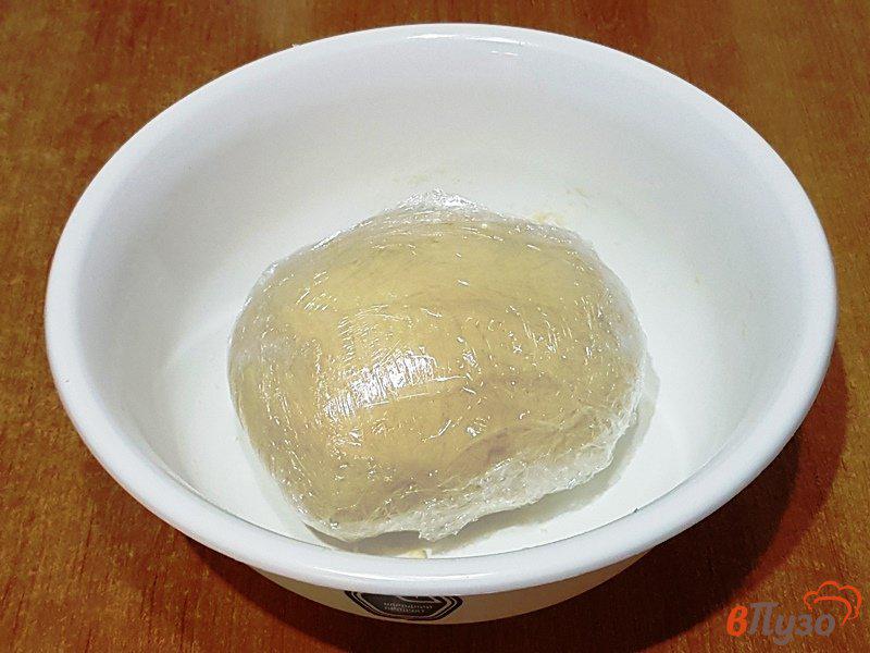 Фото приготовление рецепта: Ореховые булочки с корицей шаг №3