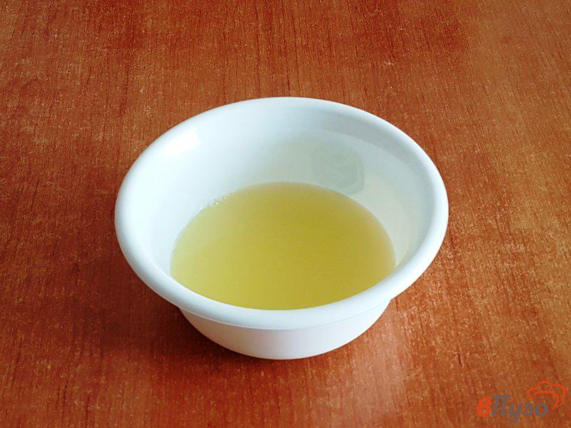 Фото приготовление рецепта: Персиковый напиток с лимонами шаг №3