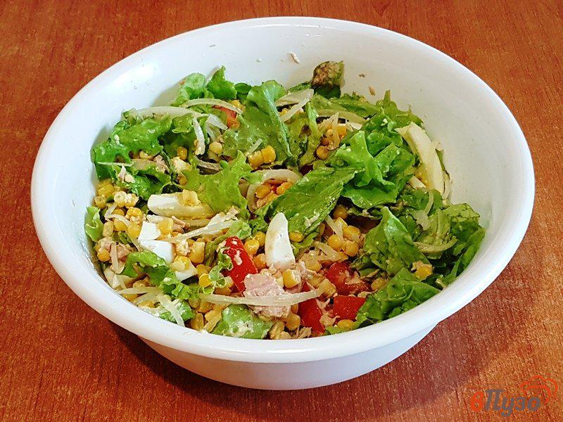 Фото приготовление рецепта: Зеленый салат с тунцом шаг №9