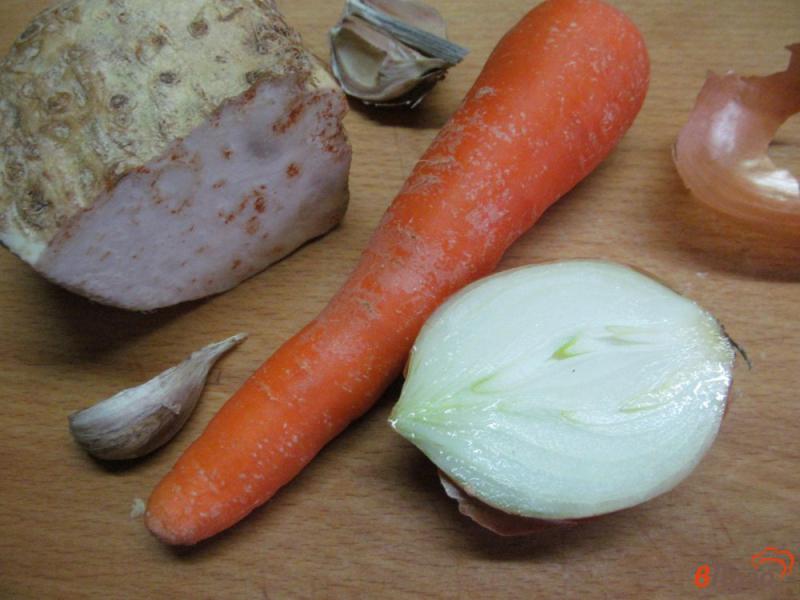 Фото приготовление рецепта: Густой суп с пастой и овощами шаг №1
