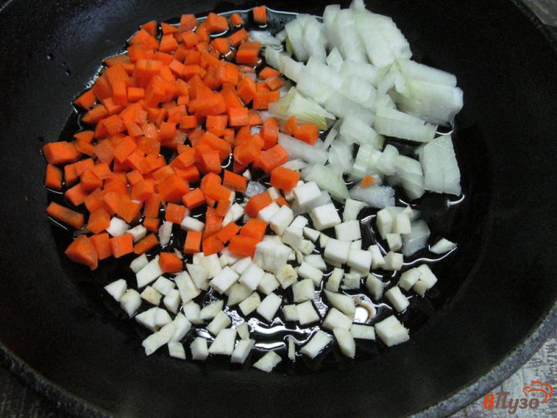 Фото приготовление рецепта: Густой суп с пастой и овощами шаг №2
