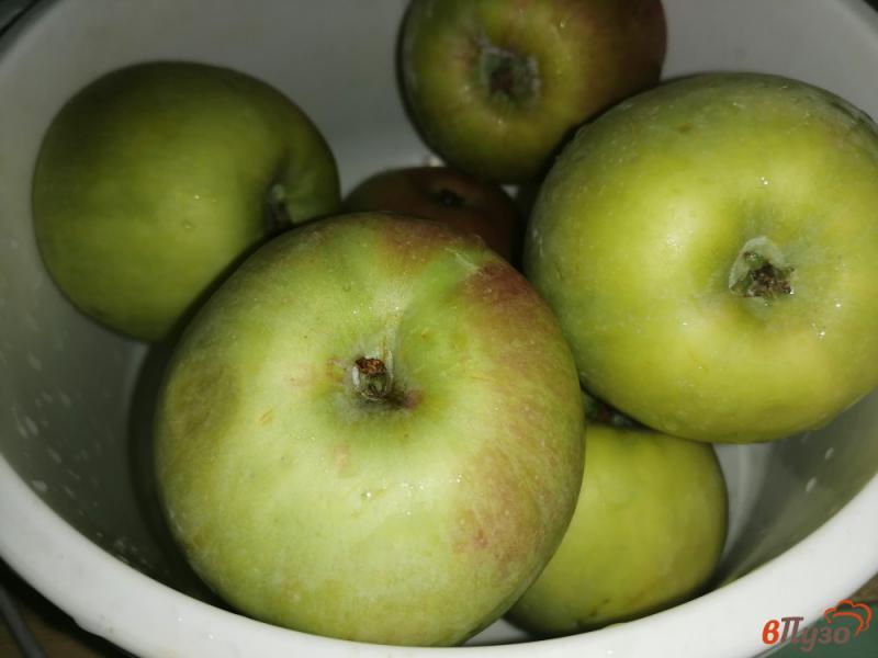 Фото приготовление рецепта: Яблоки запеченные со смородиной, медом и корицей шаг №1