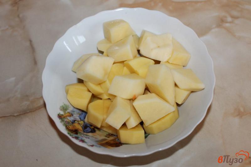 Фото приготовление рецепта: Тушеный картофель с баклажаном и кабачком шаг №2