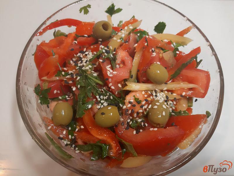 Фото приготовление рецепта: Салат с руколой и кунжутом шаг №7
