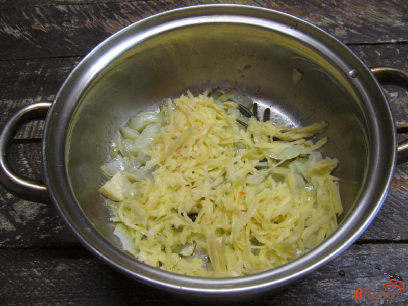 Фото приготовление рецепта: Суп-пюре из кабачка с макаронами шаг №2