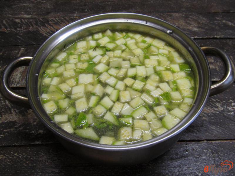 Фото приготовление рецепта: Суп-пюре из кабачка с макаронами шаг №5