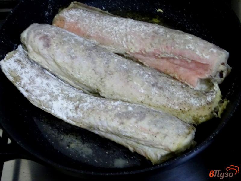 Фото приготовление рецепта: Креветочная рыба жареная с подливой шаг №8