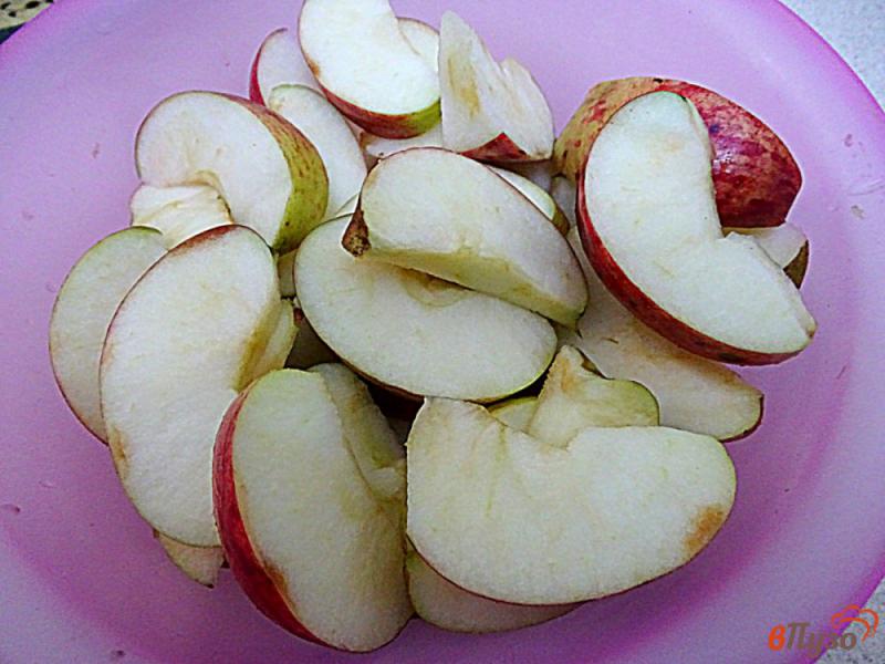 Фото приготовление рецепта: Компот из яблок слив и винограда шаг №4